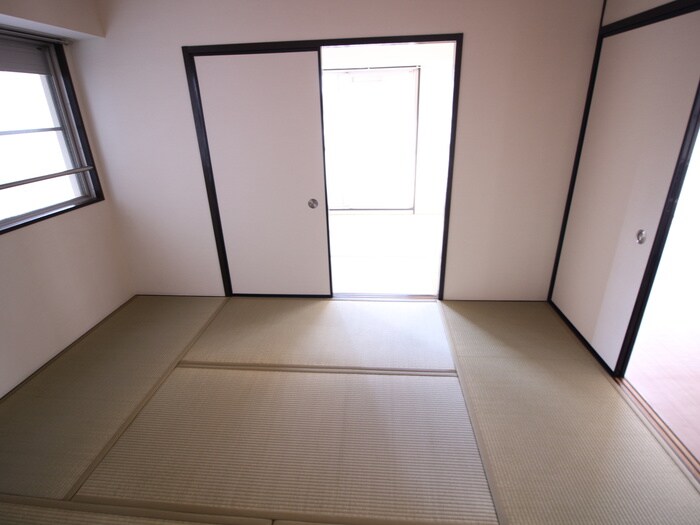 アベニュ－泉の物件内観写真