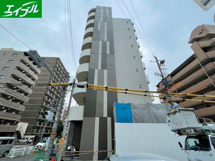 エクラン上前津の物件外観写真