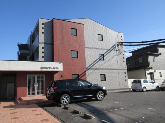 ピースフルムーンの物件外観写真