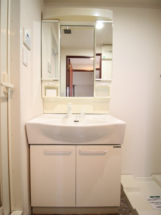 ＦＲＯＮＴＩＥＲ　ＮＡＧＯＹＡの物件内観写真