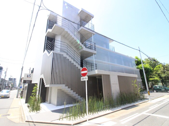 ウェルシー亀島の物件外観写真