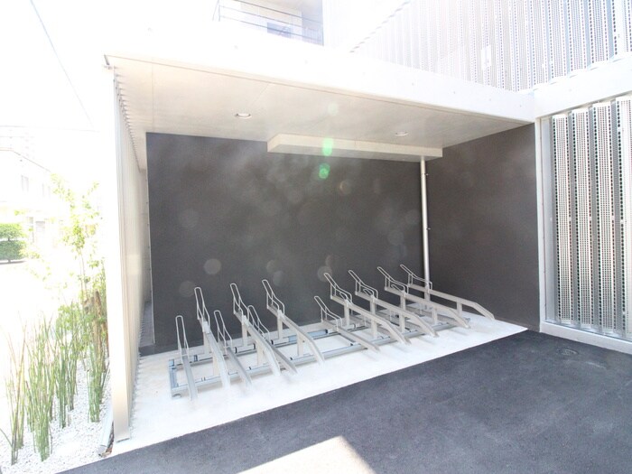 ウェルシー亀島の物件外観写真