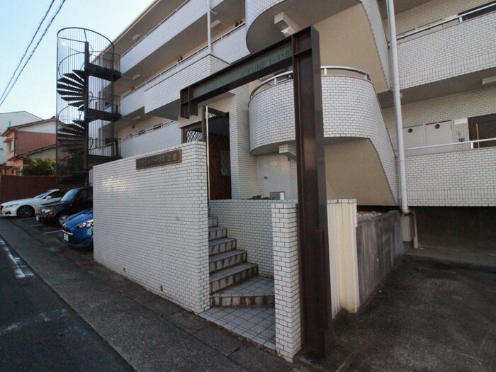 グランドハイリス上社の物件外観写真