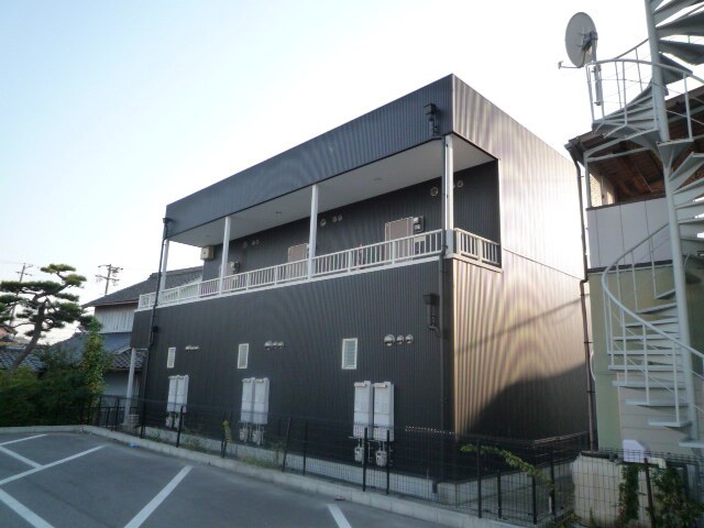 ブラン・ノワールの物件外観写真