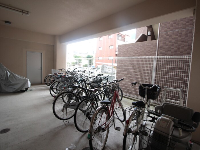 スリーウェイ金山の物件外観写真