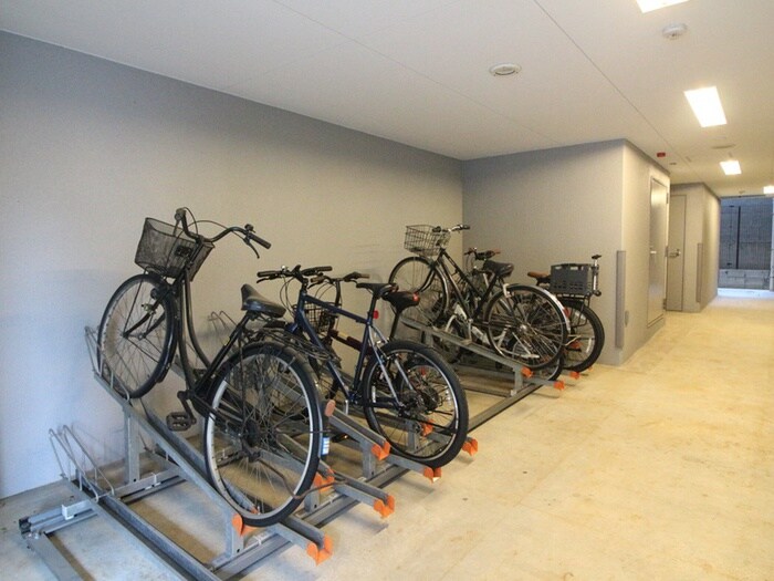 ﾌﾟﾚｻﾝｽ丸の内ﾘﾗﾃｨ(202)の物件外観写真