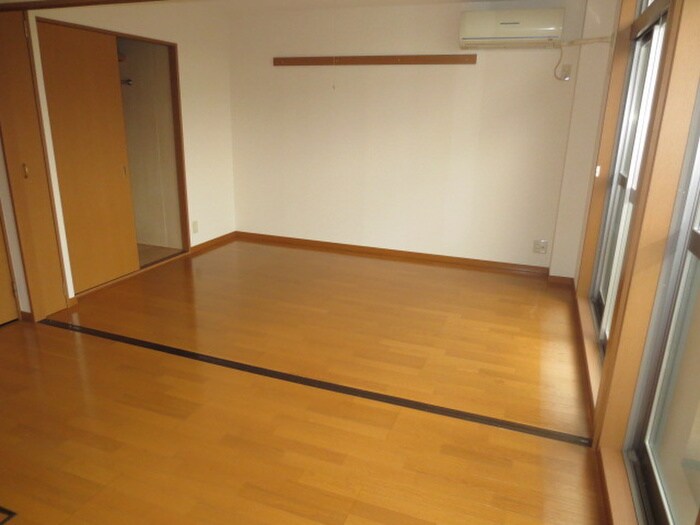 メゾンプチシャトー出口 Ｂ館の物件内観写真