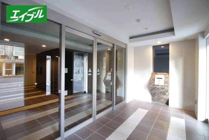 プレサンス上前津グレースの物件外観写真