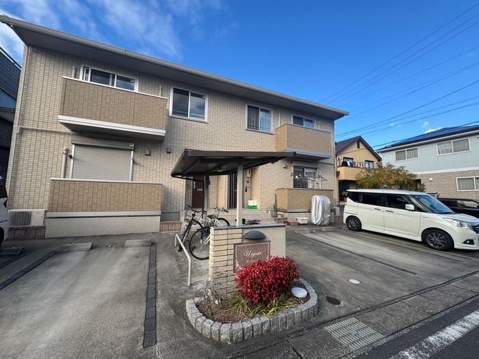 アンジュールの物件外観写真