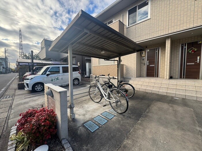 アンジュールの物件外観写真