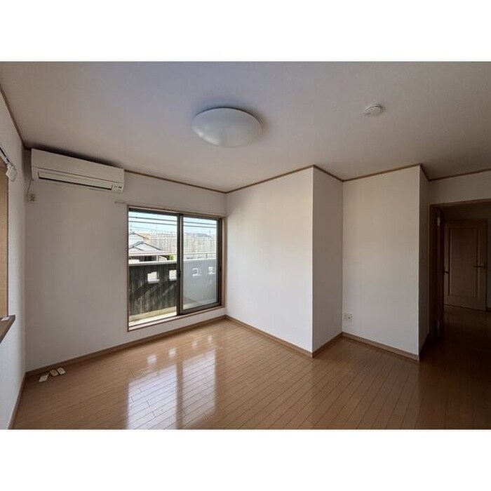 比良一丁目貸家の物件内観写真