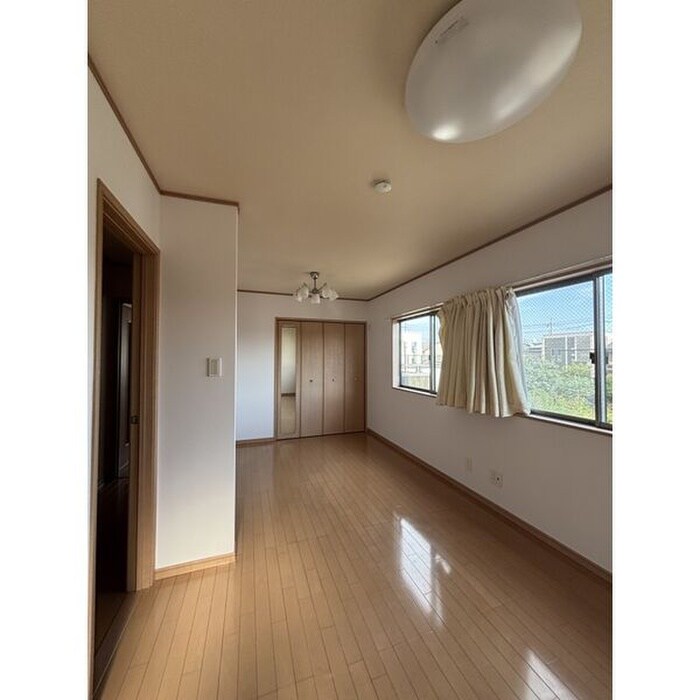 比良一丁目貸家の物件内観写真