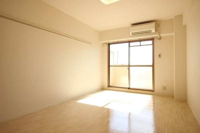 オレンジハウスの物件内観写真