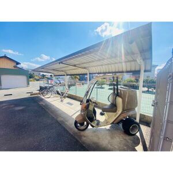 ＦＩＬＬ　ＳＨＩＮＥの物件外観写真