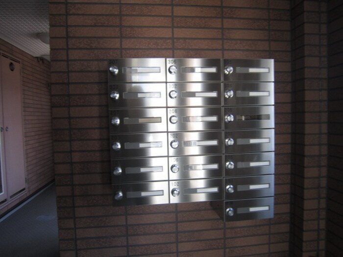 アイリスコ－トの物件外観写真