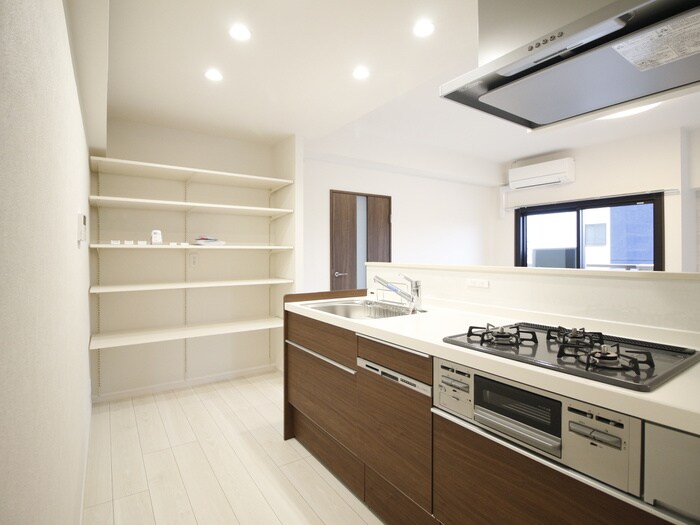 エンポリアム関の物件内観写真