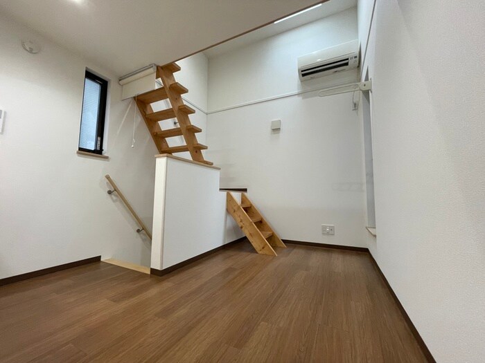 アースクエイク川間の物件内観写真