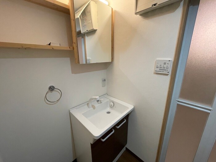 アースクエイク川間の物件内観写真