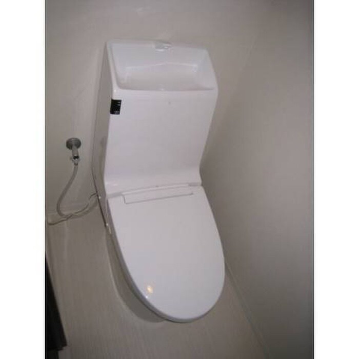 プレサンスロジェ泉(302)の物件内観写真