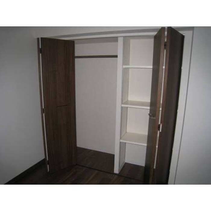 プレサンスロジェ泉(302)の物件内観写真