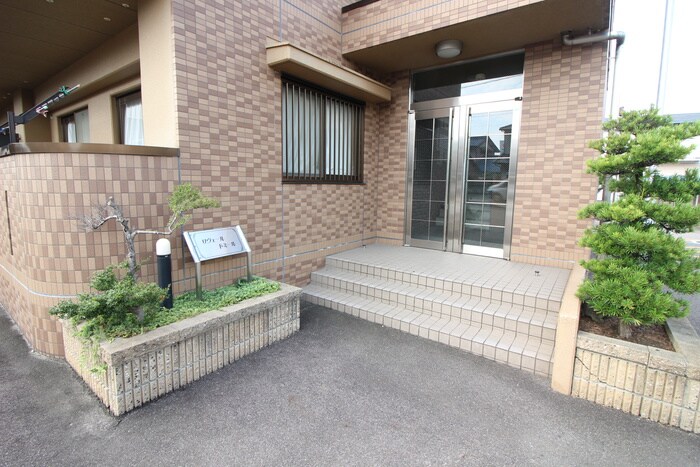 リヴェール ドミールの物件外観写真