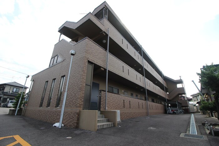 リヴェール ドミールの物件外観写真