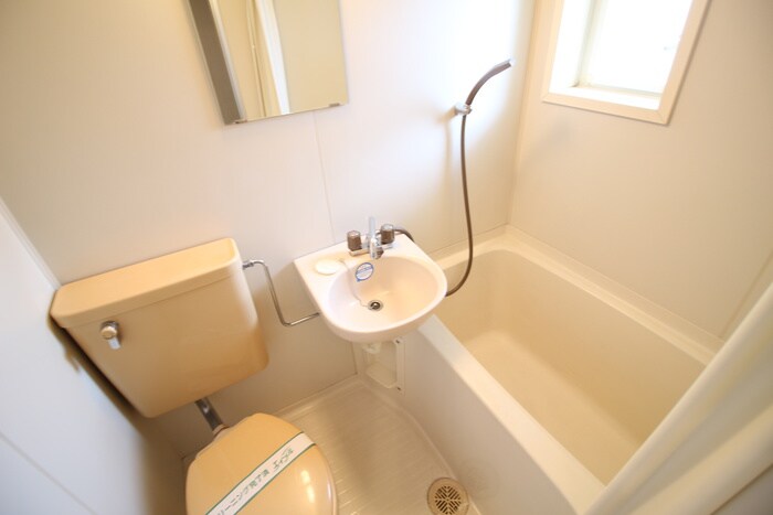 プラザ中根の物件内観写真