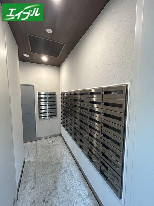 ｱﾙﾊﾞｯｸｽﾀﾜｰ金山駅前(802)の物件外観写真