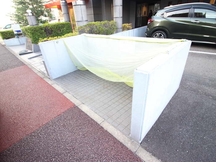 ラクラーレ大曽根の物件外観写真