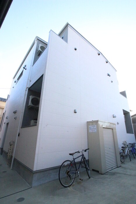 リバティ八田の物件外観写真