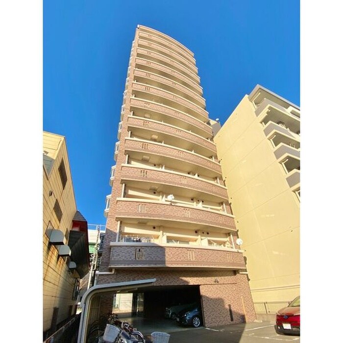 ロイヤルピジョン岩塚の物件外観写真