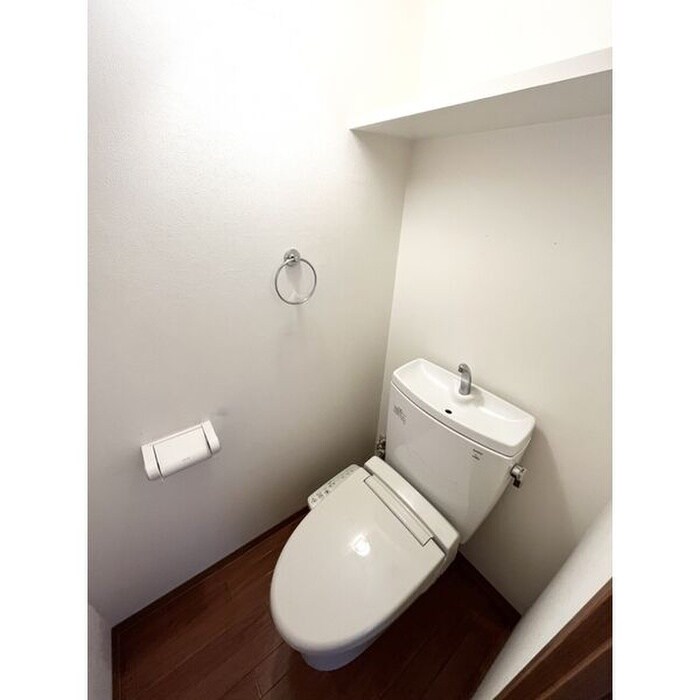 ロイヤルピジョン岩塚の物件内観写真