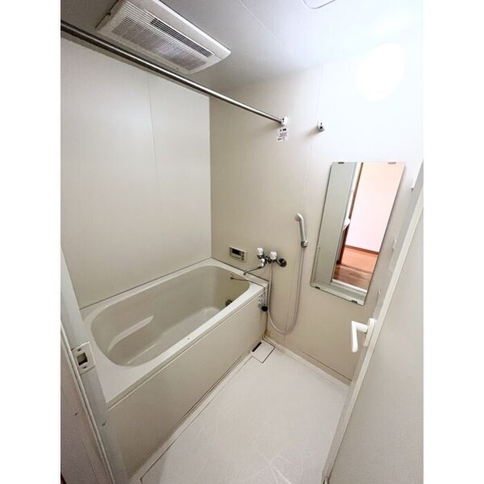 ロイヤルピジョン岩塚の物件内観写真