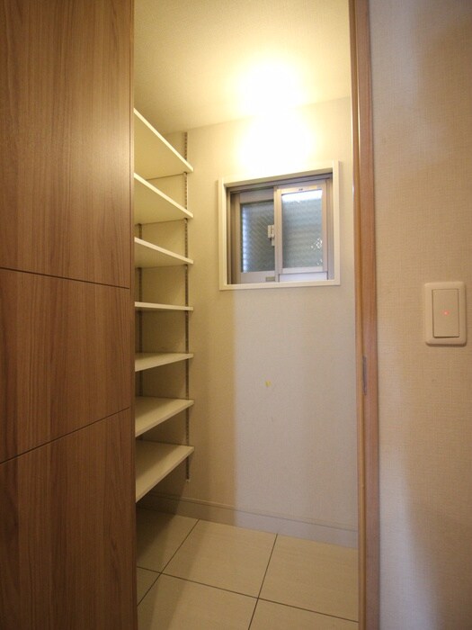 ﾗｲｵﾝｽﾞ名古屋ｽﾃｰｼｮﾝｱｸｼｽ(1304)の物件内観写真