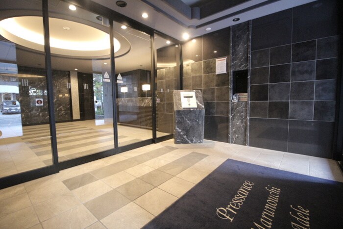 ﾌﾟﾚｻﾝｽ丸の内ｱﾃﾞﾙ(605)の物件外観写真