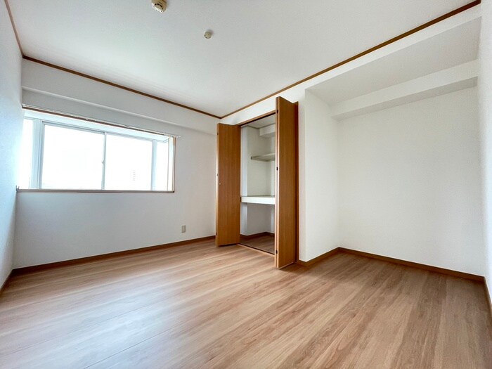 ベルシャトーまきの物件内観写真