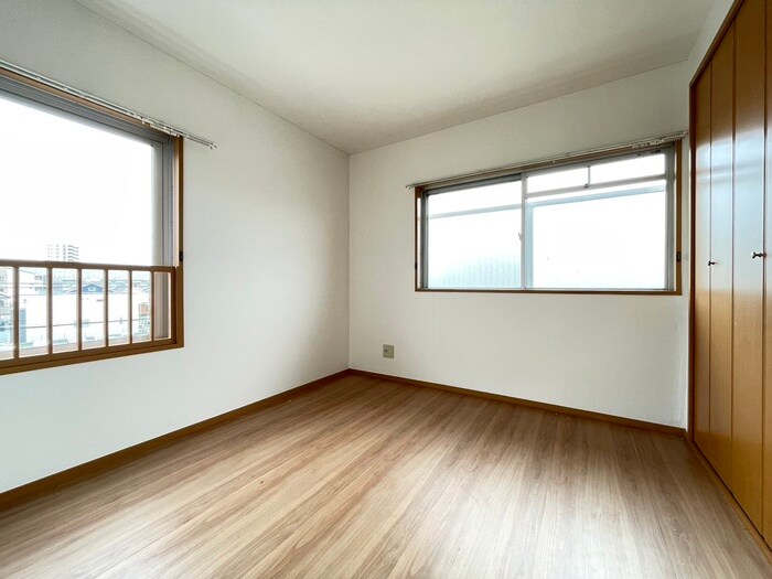 ベルシャトーまきの物件内観写真