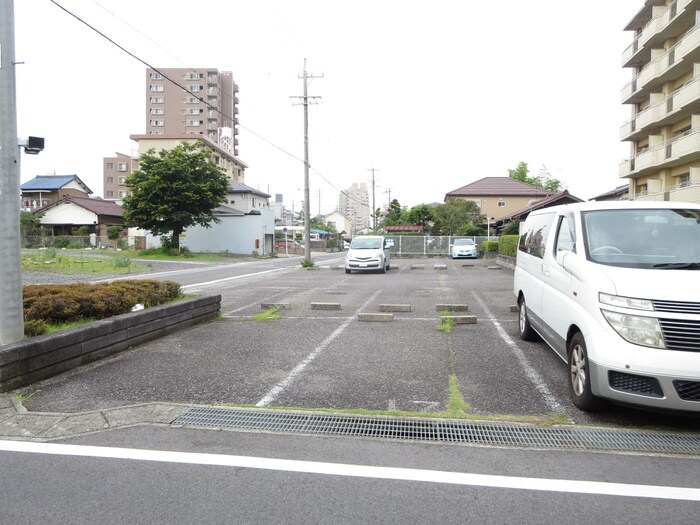 ラ・ジョ－ヌの物件外観写真