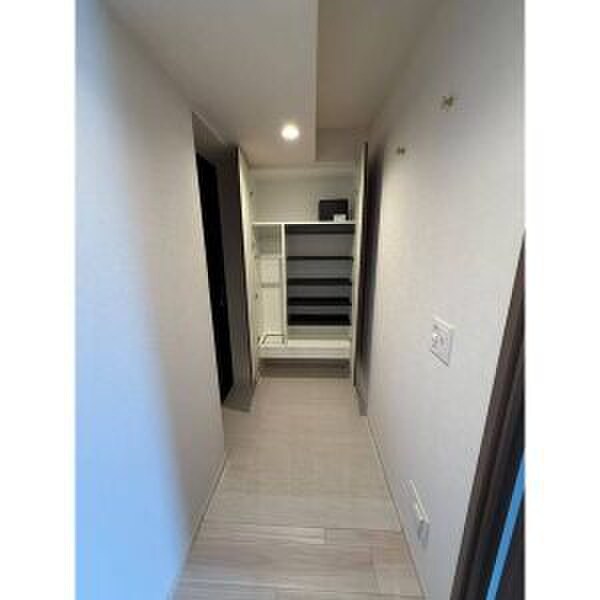 ｵｰﾌﾟﾝﾚｼﾞﾃﾞﾝｼｱTHE MID FORT(503)の物件内観写真