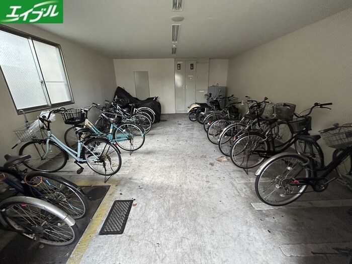 現代ハウス新栄の物件外観写真