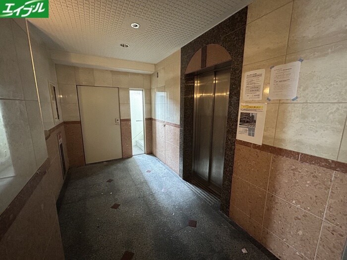 現代ハウス新栄の物件外観写真