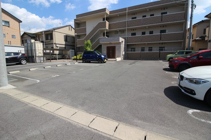 シャイン ヴィレッジの物件外観写真