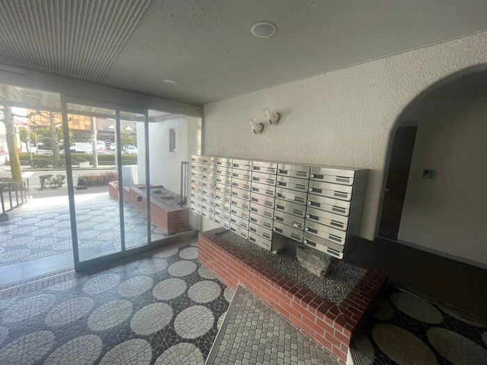 リリーハイツ八事(208)の物件外観写真