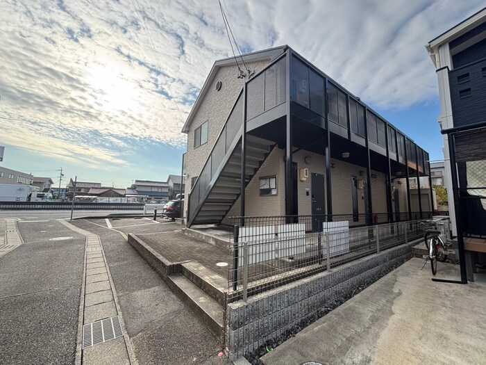 アンプル－ルリ－ブルサンモ－ルの物件外観写真