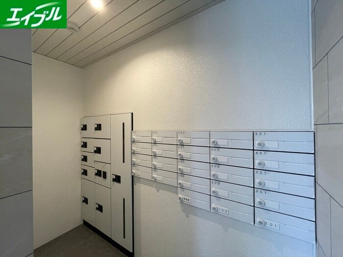 アソシエ鶴舞公園の物件外観写真