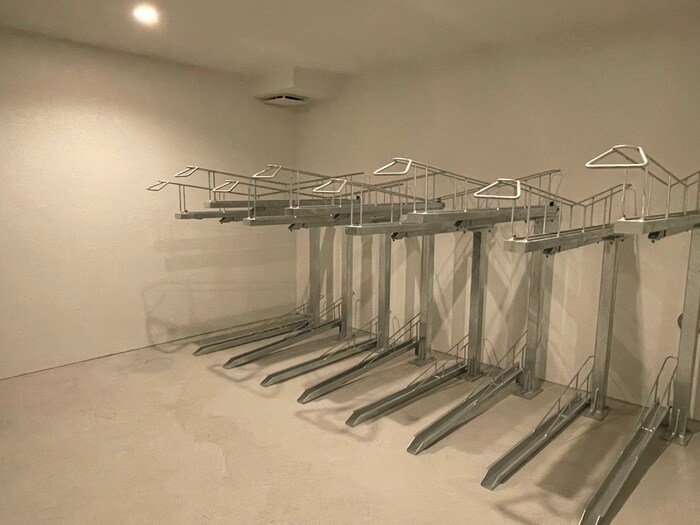 アソシエ鶴舞公園の物件外観写真