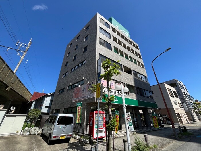 日高ビルの物件外観写真