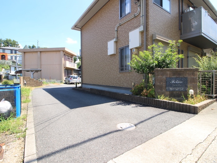 フェリーチェの物件外観写真