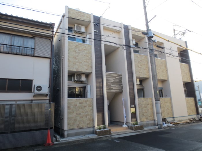 フォルクローレ名駅西の物件外観写真