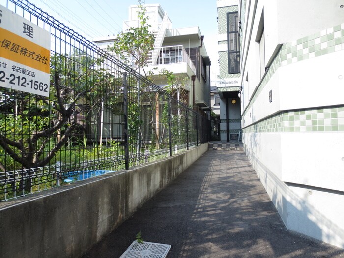 ｅｍｅｒａｕｄｅの物件外観写真